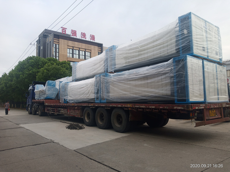 百?gòu)?qiáng)洗滌龍高速燙平機(jī)等設(shè)備發(fā)往北京 百?gòu)?qiáng)洗滌龍高速燙平機(jī)等設(shè)備發(fā)往北京